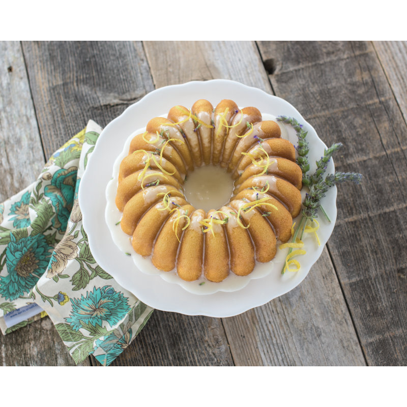 Nordic Ware Non Stick Round Elegant Party Bundt Cake Pan